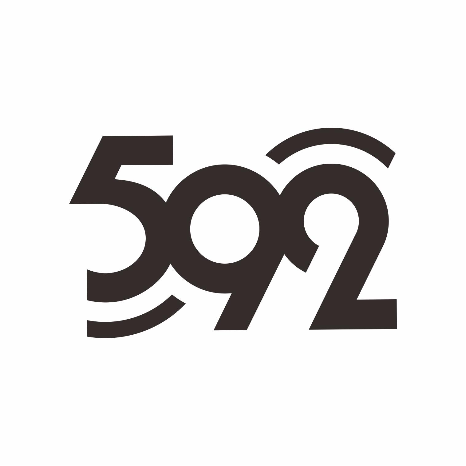 592